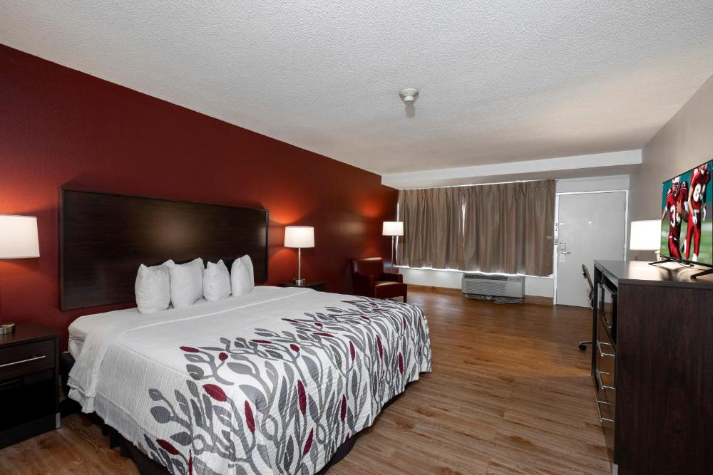 Deluxe King Room - Smoking interior
